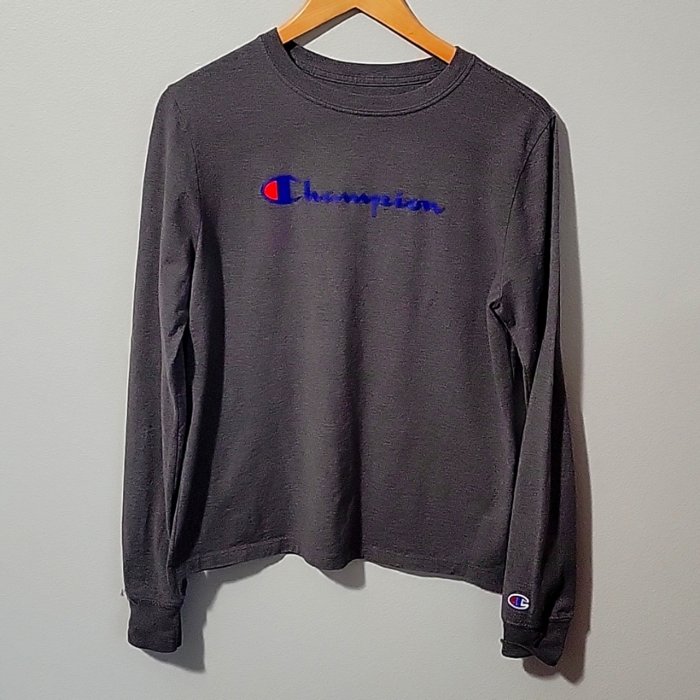 Womens Champion long sleeve tee in size medium